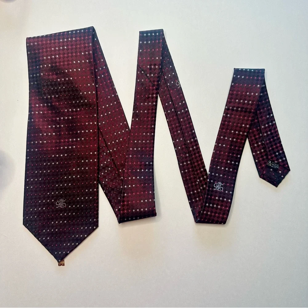 Daks London Charm Classic Untipped Embroidered Signature Tie 3.75”